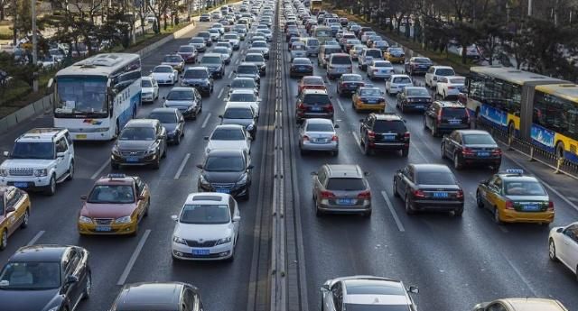 中國汽車保有量上升，智能停車需求增長
